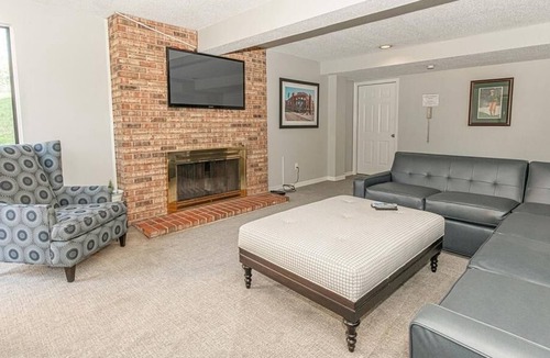 Ballwin Apartment | Landing at Waterford Manors - 2 Bedrooms in Valley Park