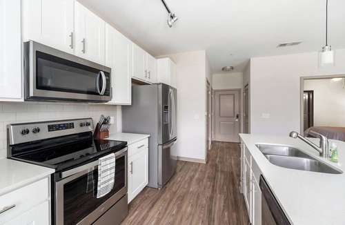 Knoxville Apartment | Landing | Beautiful 1BD, Clubhouse, Gym