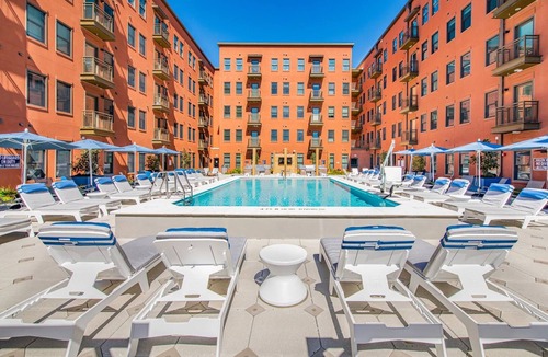 Yamacraw Village Apartment | Landing | Beautiful 1BD in Downtown