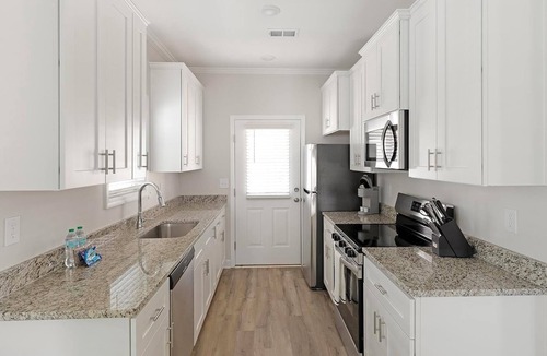 Huntsville Apartment | Landing | Beautiful 2BD, Courtyard, Gym