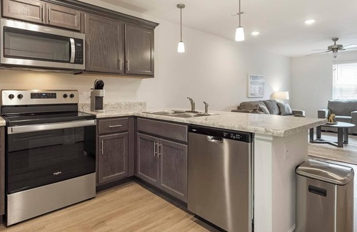 Lyman Apartment | Landing | Beautiful 2BD, Gym, Pool