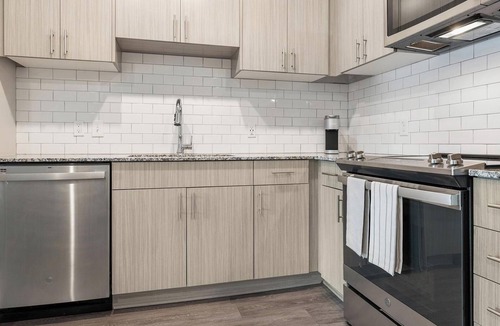 Yamacraw Village Apartment | Landing | Beautiful 2BD in Downtown