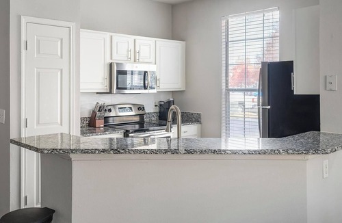 Murfreesboro Apartment | Landing | Beautiful 1BD, Clubhouse, Gym