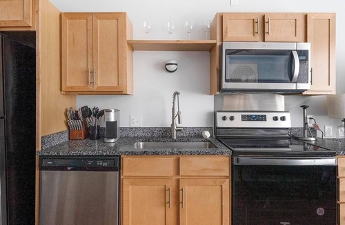 Five Points South Apartment | Landing | Chic Studio, Gym, Yoga Studio