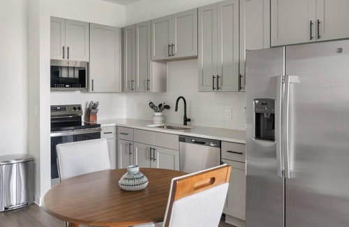 Brentwood Apartment | Landing | Incredible 1BD, Gym, Clubhouse