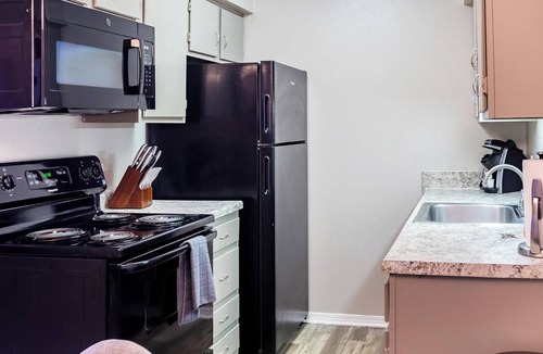 South Tulsa Apartment | Landing | Incredible 1BD, Gym, Clubhouse