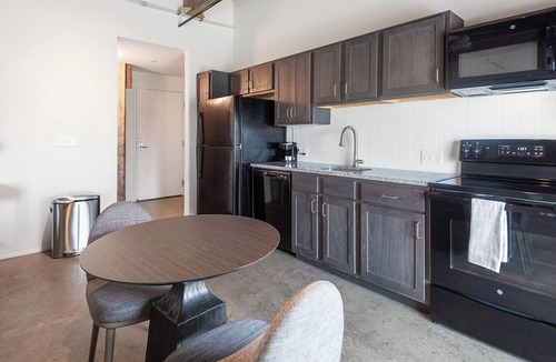 Downtown Memphis Apartment | Landing | Incredible 1BD, Courtyard, Gym