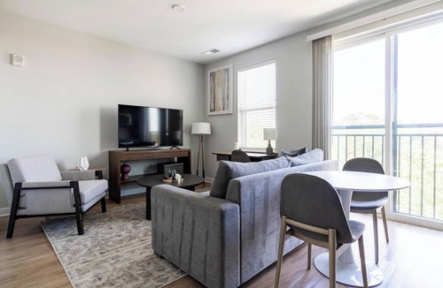 Downtown Apartment | Landing | Incredible Studio, Courtyard