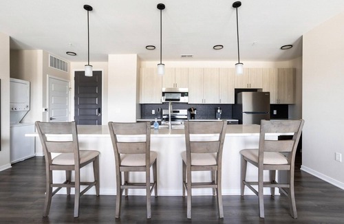 Near Northside Apartment | Landing | Incredible 2BD, Gym, Pool