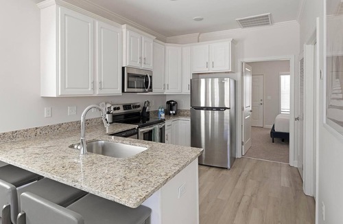 Huntsville Apartment | Landing | Modern 1BD, Courtyard, Gym