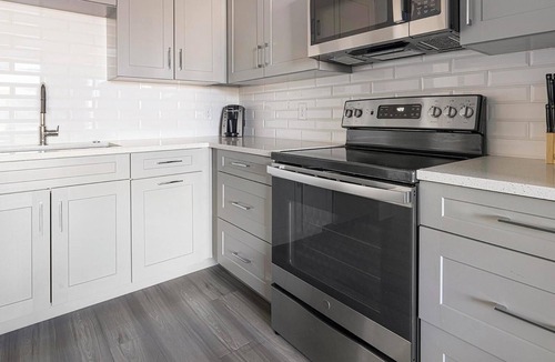 Fort Myers River District Apartment | Landing | Modern 1BD, Gym, Yoga Studio