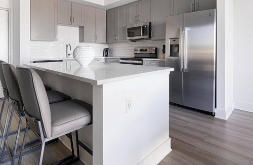 Fort Myers River District Apartment | Landing | Modern 1BD, Gym, Yoga Studio
