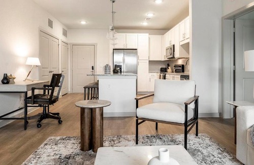Candler Apartment | Landing Modern 1BD Gym Pool