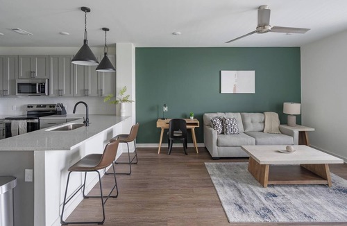 Brentwood Apartment | Landing | Modern 1BD, Gym, Clubhouse