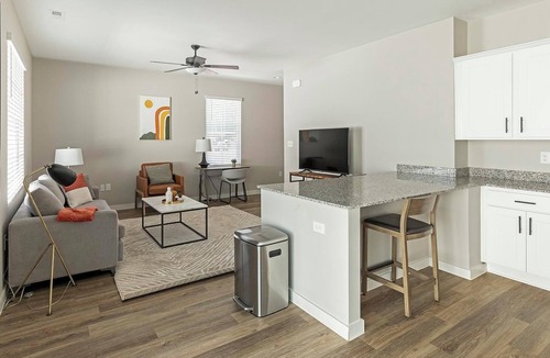 Madison Apartment | Landing | Modern 1BD, Gym, Clubhouse