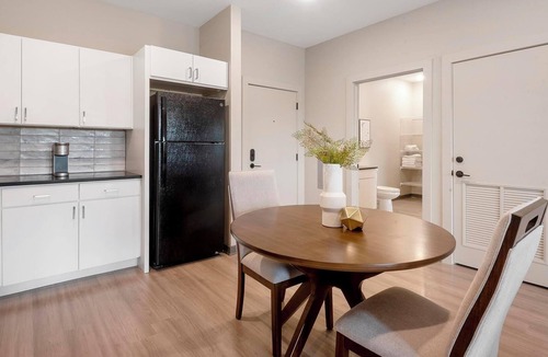 Pinch District Apartment | Landing | Modern 1BD, Gym, Rooftop Lounge