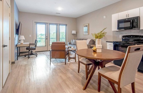 Pinch District Apartment | Landing | Modern 1BD, Gym, Rooftop Lounge