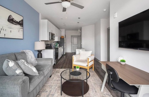Hurwood Heights Apartment | Landing | Modern 1BD, Pool, Clubhouse
