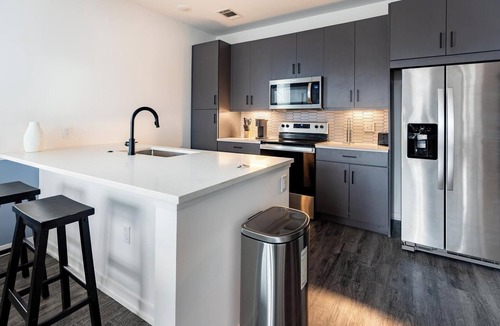 Coraopolis Apartment | Landing | Modern 2BD, Gym, Clubhouse