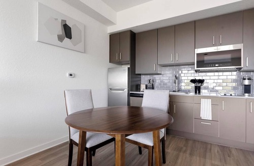 Golden Gate Apartment | Landing | Modern Studio, Clubhouse, Courtyard