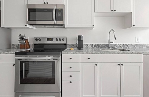 Greektown Historic District Apartment | Landing | Modern Studio, Gym, Clubhouse