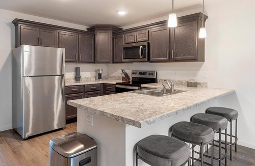 Lyman Apartment | Landing | Spectacular 1BD, Clubhouse, Gym