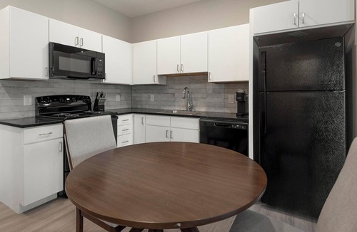 Pinch District Apartment | Landing | Spectacular 1BD, Yoga Studio