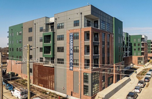 Pinch District Apartment | Landing | Spectacular 2BD, Rooftop Lounge, Pool