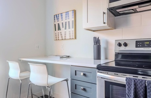 Ithaca Apartment | Landing | Spectacular Studio, Gym