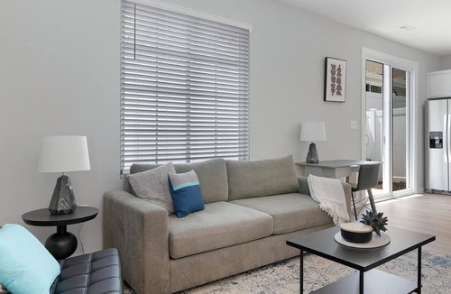 Madison Apartment | Landing | Stunning 1BD, Clubhouse, Courtyard