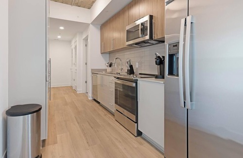 Baileys Crossroads Apartment | Landing | Stunning 1BD, Game Room, Gym