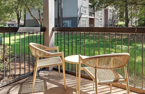 Stockbridge Apartment | Landing | Stunning 2BD, Clubhouse, Gym