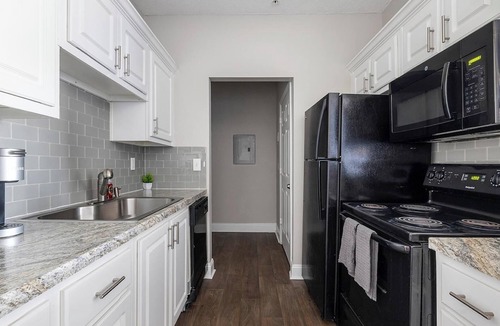 McDonough Apartment | Landing | Stunning 2BD, Yoga Studio, Gym