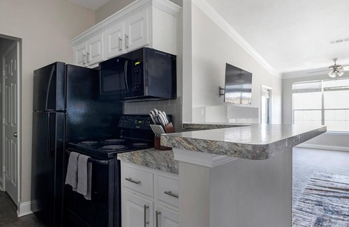 McDonough Apartment | Landing | Stunning 2BD, Yoga Studio, Gym