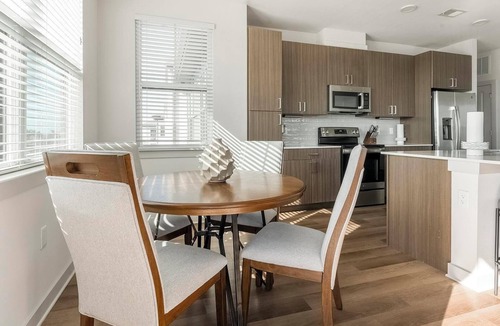 Biggar Apartment | Landing | Stunning 3BD, Gym, Clubhouse