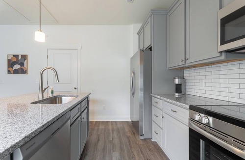 Port Wentworth Apartment | Landing | Stunning 1BD, Gym, Pool