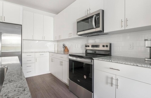 The Forum Apartment | Landing | Stylish 1BD, Gym