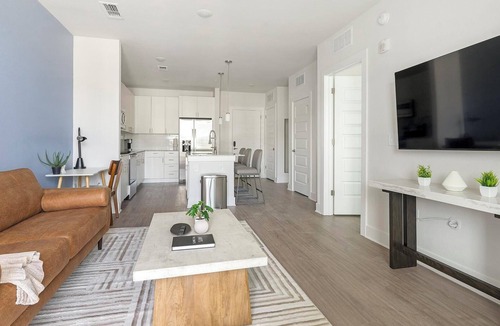 The Forum Apartment | Landing | Stylish 1BD, Gym