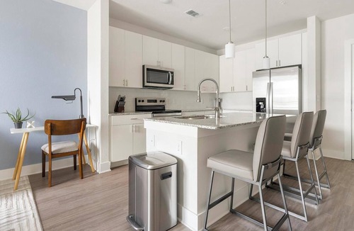 The Forum Apartment | Landing | Stylish 1BD, Gym