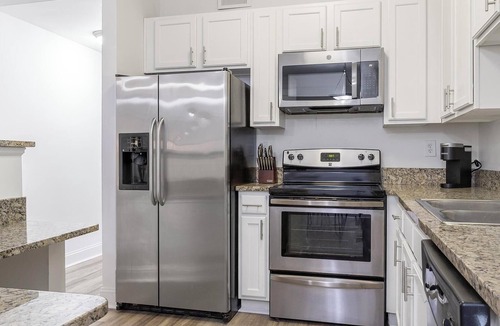 Buckhead Apartment | Landing | Stylish 2BD, Game Room, Tennis Court