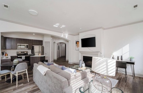 Corryville Apartment | Landing | Stylish 2BD, Pool, Clubhouse