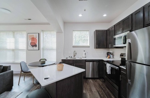Corryville Apartment | Landing | Stylish 2BD, Pool, Clubhouse