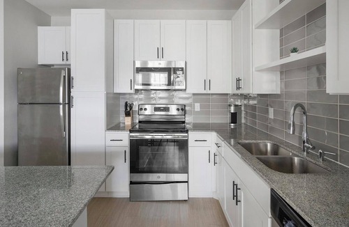 Rock Creek Apartment | Landing | Stylish 2BD, Gym, Courtyard