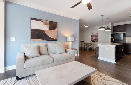 Greer Apartment | Landing | Stylish 3BD, Gym, Pool