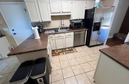 Southside House | Large 3 Bedroom 2 Bath House in the Heart of Mandarin