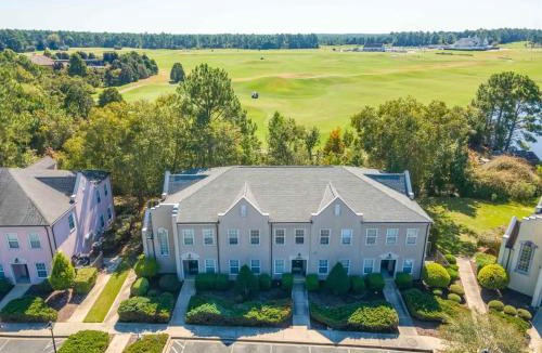 Red Hill House | Large 3BR Private Condo Pool Tennis Great Location