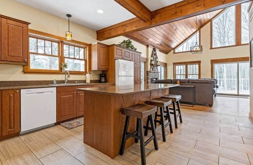 Kendall House | Large Cabin w. Hiking Trail & Private Lake Access