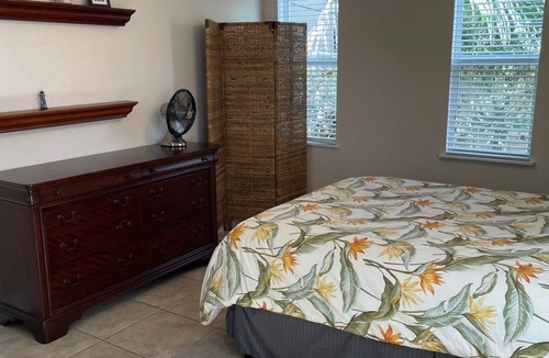 Colee Hammock Apartment | Las Olas 2 Bedroom Apt.: Walking to Beach, Dining and Nightlife!