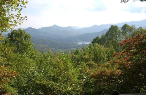 Hiawassee Cabin | Last-minute discounts! Honey Lodge, Beautiful Mtn View, Master Main Town 1 Mile