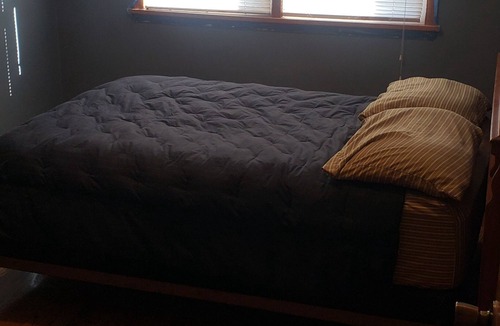 Audubon House | Last minute Louder than life bedroom. Walking distance.